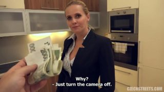 Чешскую фигуристую риелторшу опытный пикапер трахнул за деньги раком в своей будущей квартире